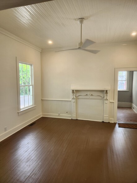 More Photos Of 206-208 W Richardson Ave, Summerville Freestanding For Lease