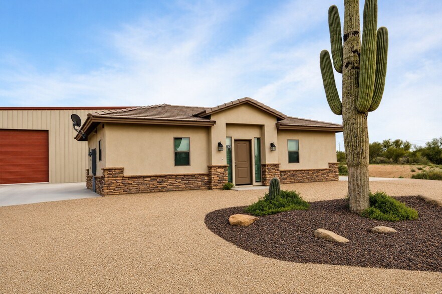 More Photos Of 34755 N 51st St, Cave Creek Warehouse For Lease