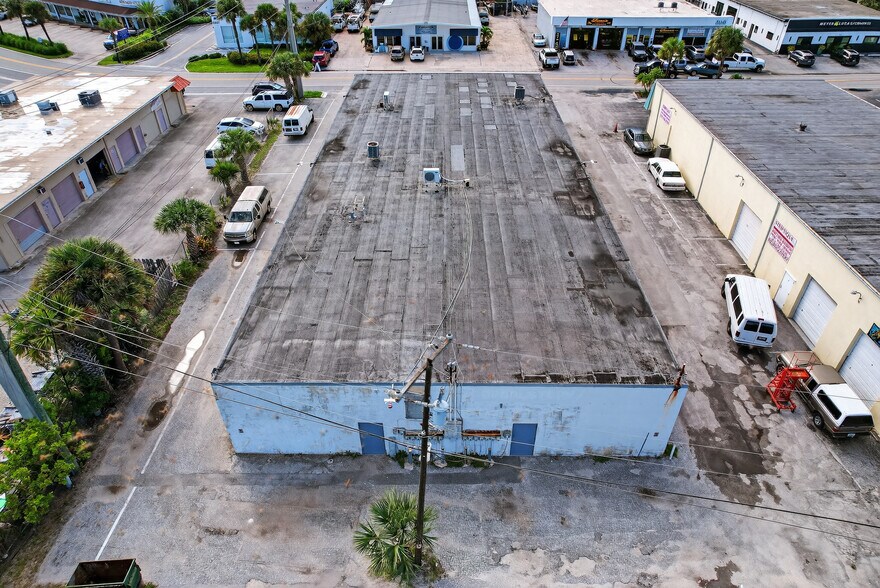 More Photos Of 1460 Cypress Dr, Jupiter Warehouse For Lease