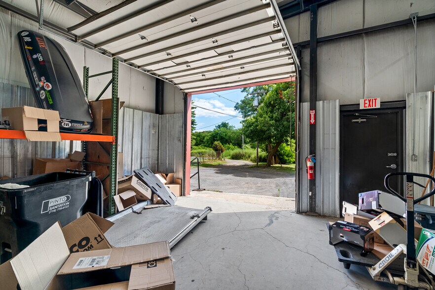 More Photos Of 1717 Mackenna Ave, Niagara Falls Warehouse For Sale