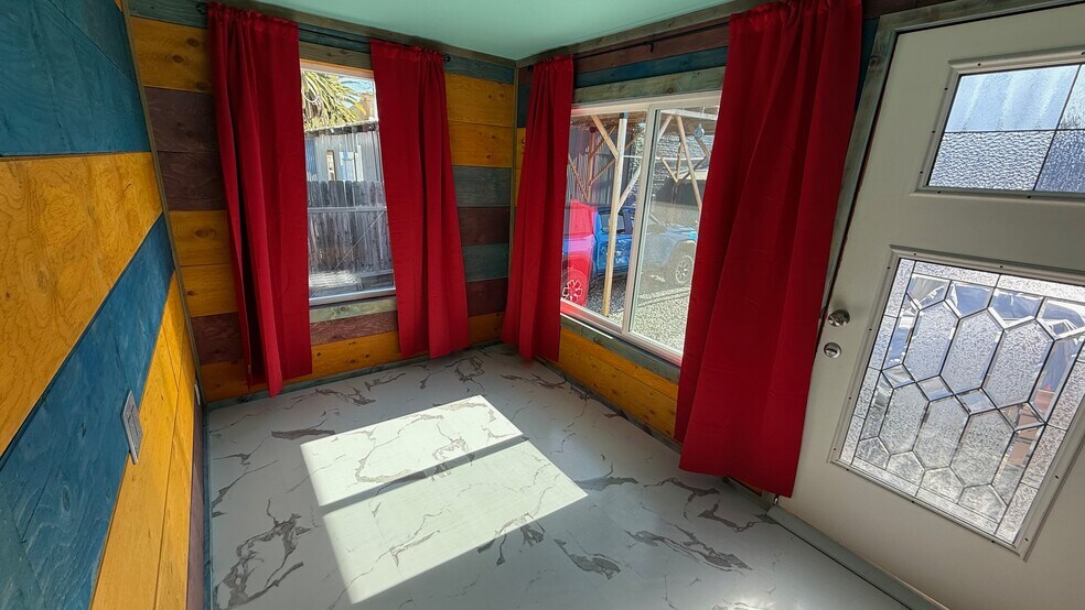 More Photos Of 352 California St, Maricopa General Retail For Sale