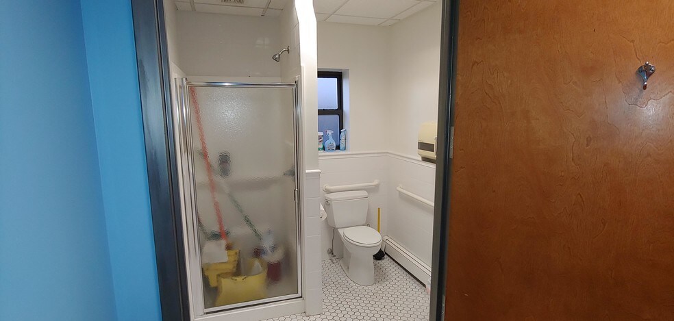 More Photos Of 51 Smart Ave, Yonkers Office For Sale