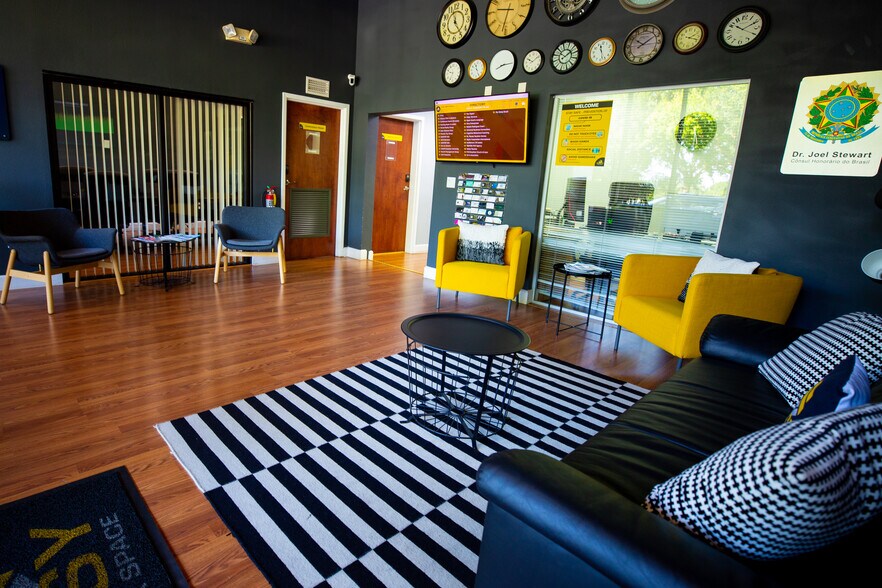 More Photos Of 2295 S Hiawassee Rd, Orlando Coworking Space