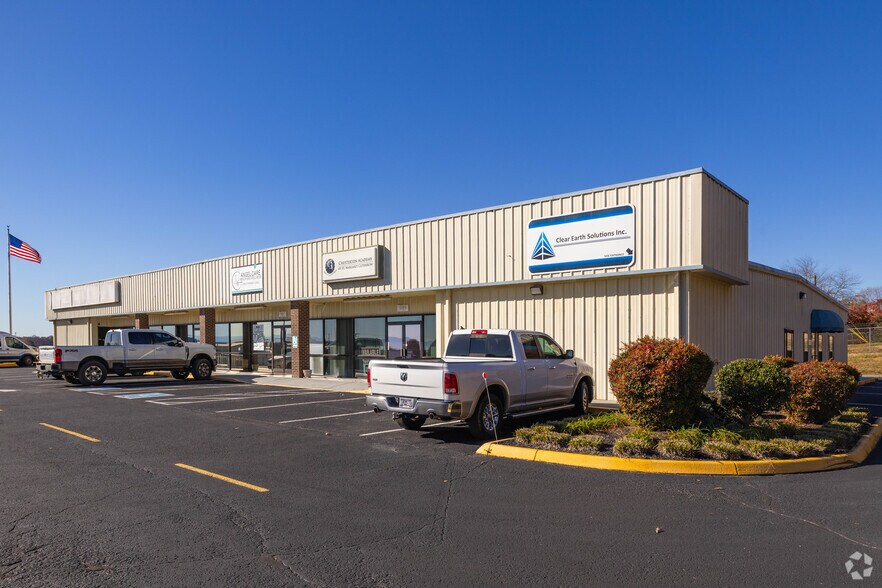 Primary Photo Of 5911-5921 Rutledge Pike, Knoxville Medical For Lease