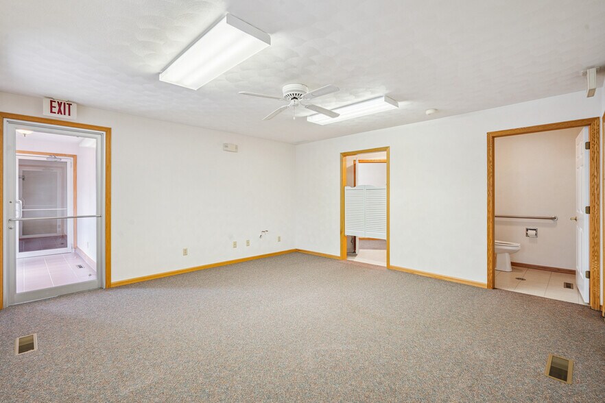 More Photos Of 219 N Canal St, Annawan Office For Sale