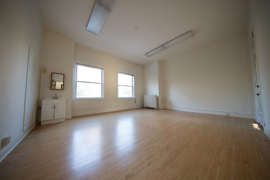 More Photos Of 1712-1722 Sherman Ave, Evanston Office For Lease