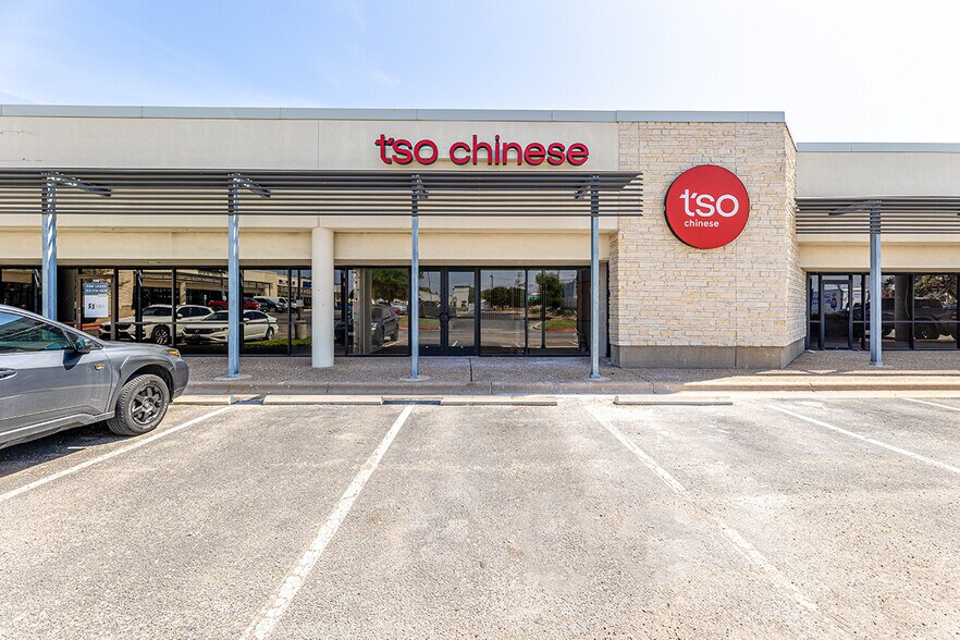 More Photos Of 2000 N Mays St, Round Rock Freestanding For Lease