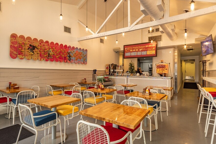 More Photos Of 4007 W Riverside Dr, Burbank General Retail For Lease
