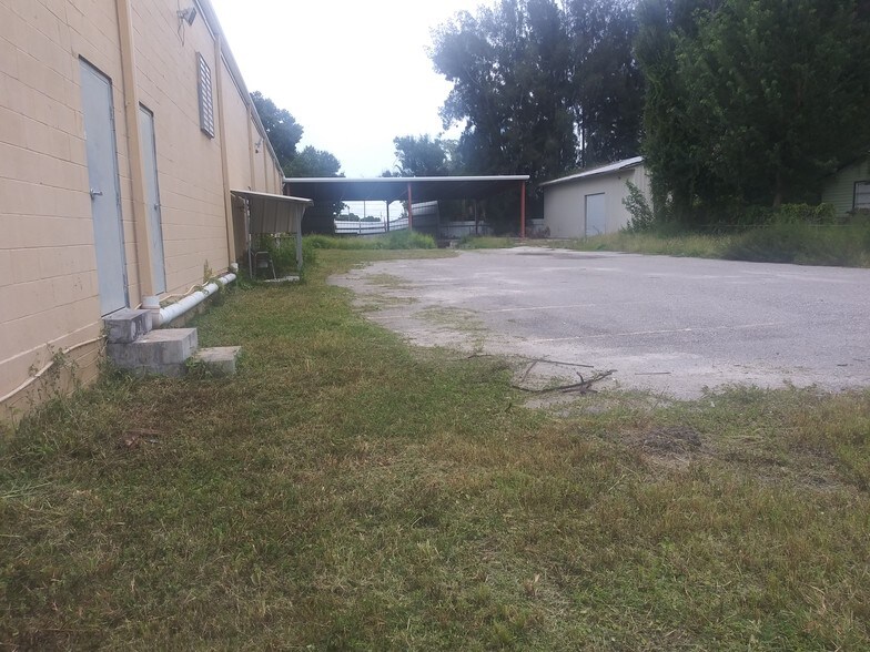 More Photos Of 5017 N Coolidge Dr, Tampa Warehouse For Lease
