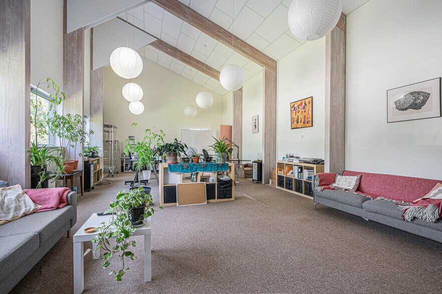 More Photos Of 56968 Dailey Rd, Dowagiac Shelter For Sale