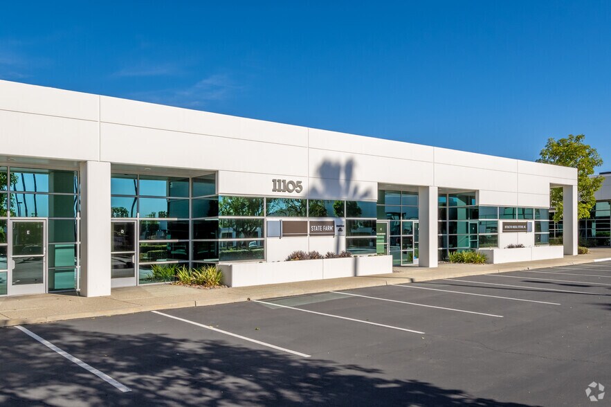 More Photos Of 11105 Knott Ave, Cypress Light Manufacturing For Lease