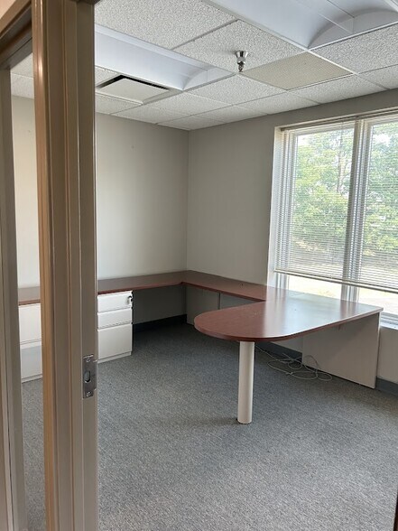 More Photos Of 103 Bradford Rd, Wexford Medical For Lease