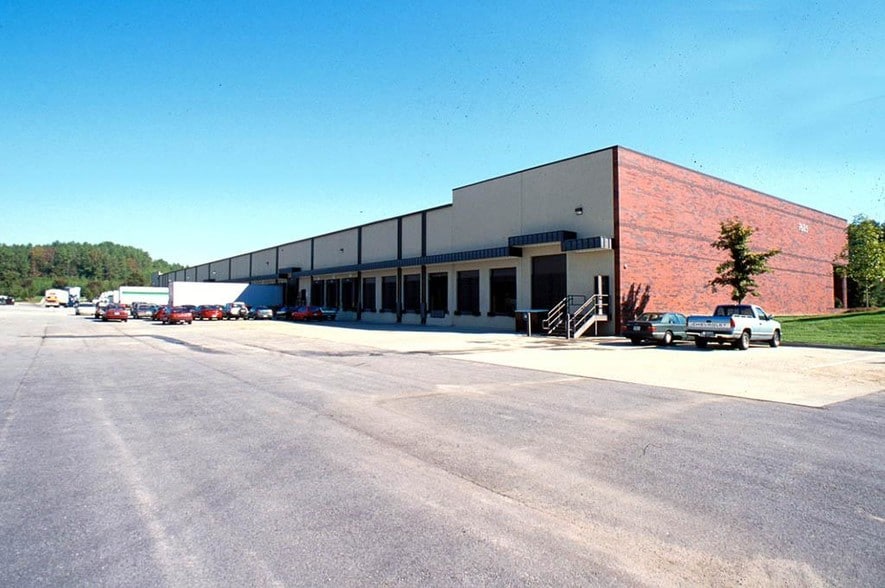 More Photos Of 7685 The Bluffs, Austell Warehouse For Lease