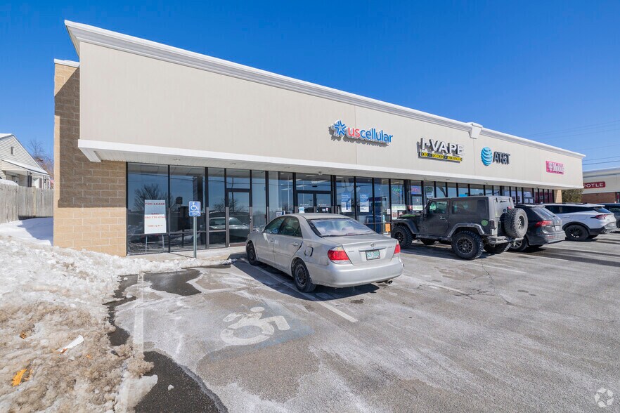 More Photos Of 902-908 S Willow St, Manchester Freestanding For Lease