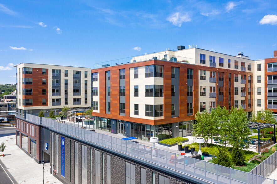 More Photos Of 190 Pleasant St, Malden Apartments For Lease