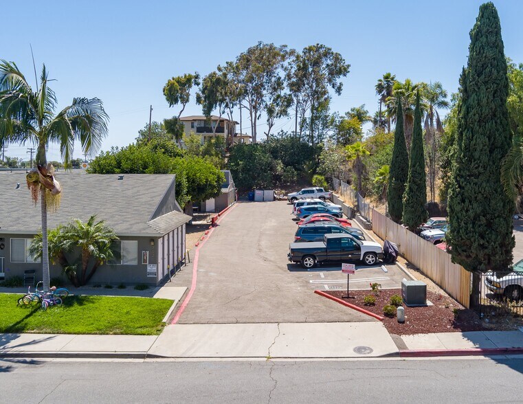 More Photos Of 702 R Ave, National City Apartments For Sale