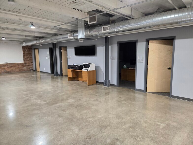 More Photos Of 2085 Humphrey St, Fort Wayne Loft Creative Space For Lease