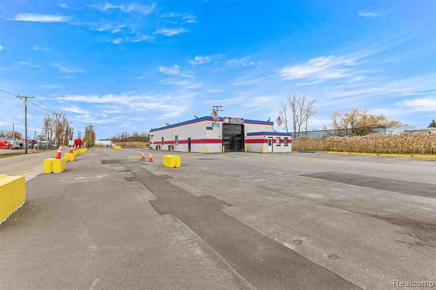 More Photos Of 27990 Wick Rd, Romulus Manufacturing For Sale