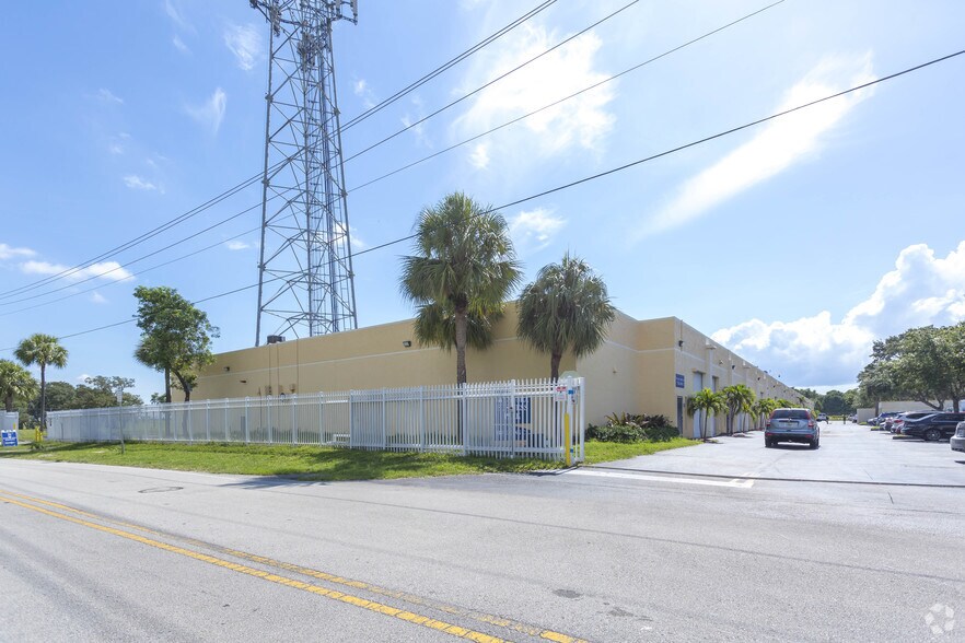 More Photos Of 20855 NE 16th Ave, Miami Warehouse For Lease