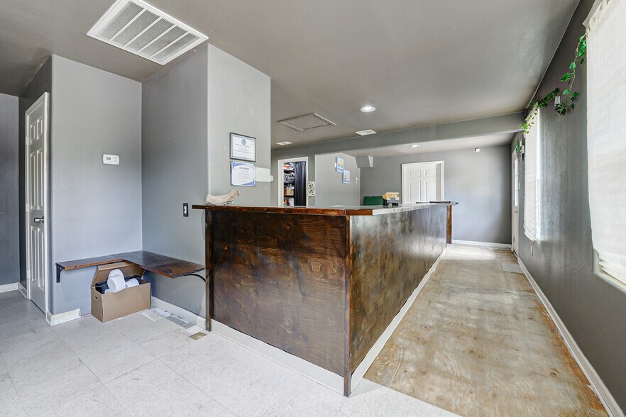 More Photos Of 2601 Prospect St, Houston Medical For Sale