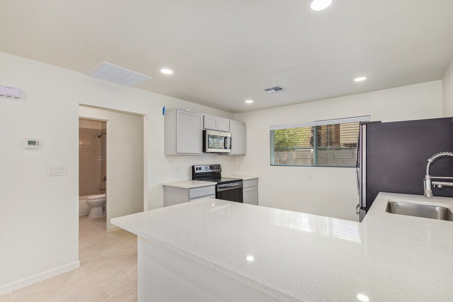 More Photos Of 140-148 E Mohave Rd, Tucson Apartments For Sale