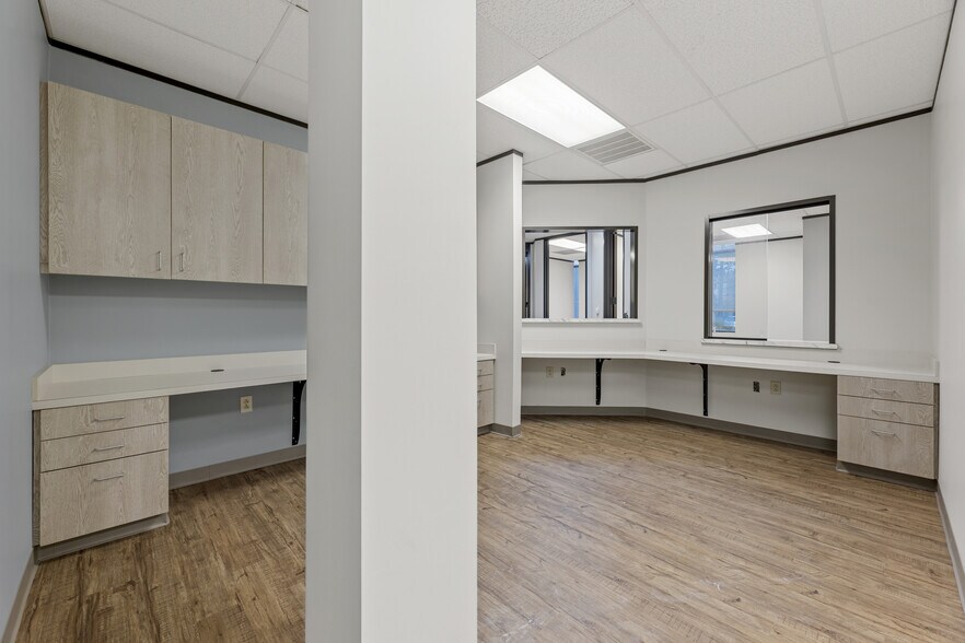 More Photos Of 8111 Cypresswood Dr, Spring Medical For Lease