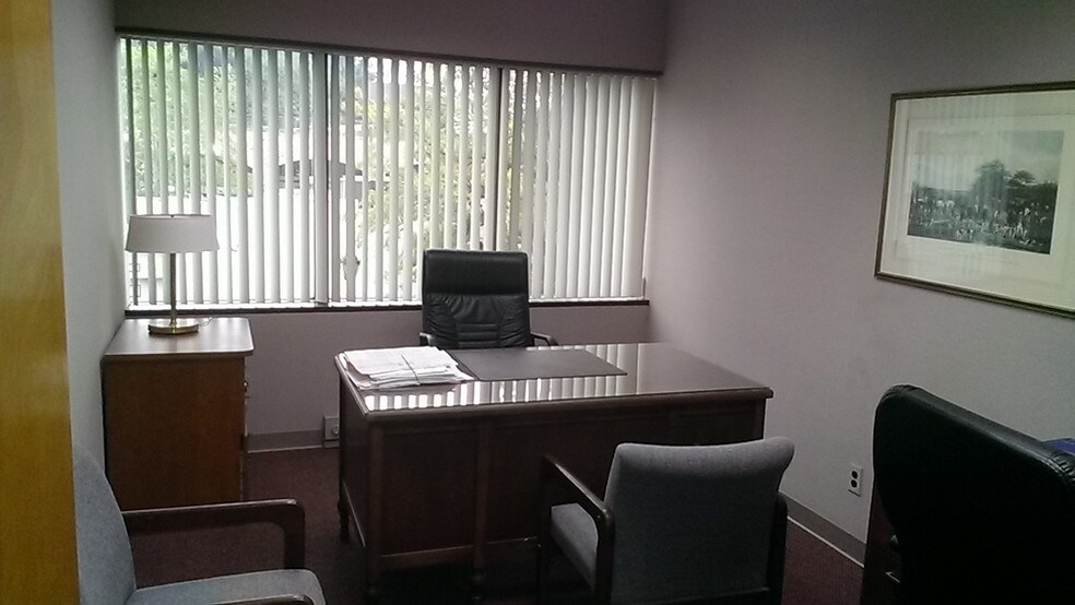 More Photos Of 3 School St, Glen Cove Medical For Lease