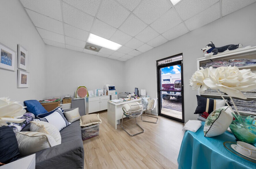 More Photos Of 2693 W 76th St, Hialeah Warehouse For Sale