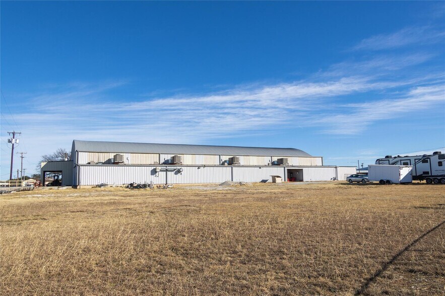 More Photos Of 3300 Milam Dr, Brownwood Industrial For Sale