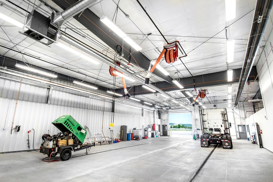 More Photos Of 2104 S 29th St, Council Bluffs Warehouse For Sale