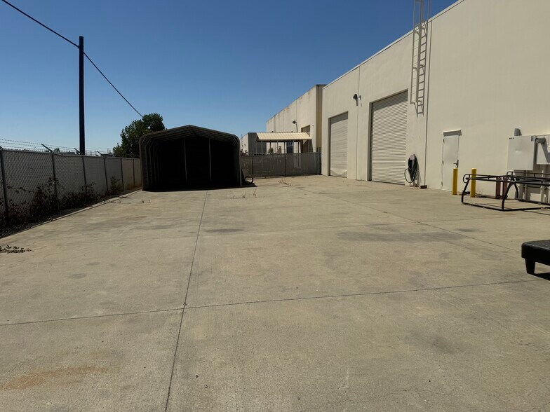 More Photos Of 4513 Harlin Dr, Sacramento Warehouse For Lease