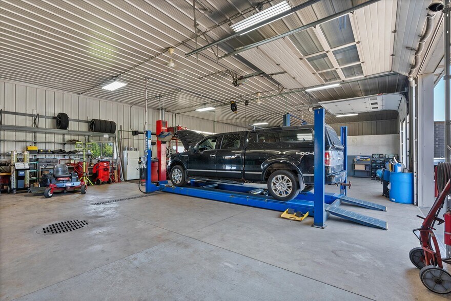 More Photos Of 214 N Commerce St, Cedar Grove Auto Repair For Sale