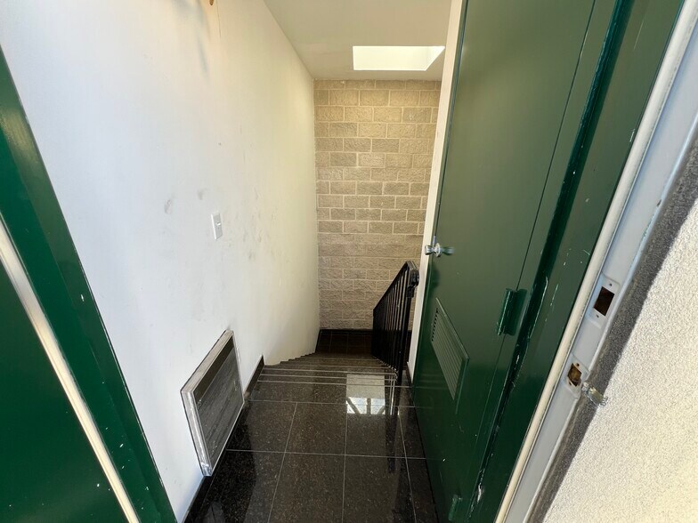 More Photos Of 97 Victory Blvd, Staten Island Apartments For Sale