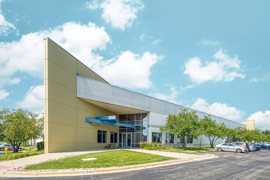 More Photos Of 3701-3781 Burwood Dr, Waukegan Manufacturing For Lease