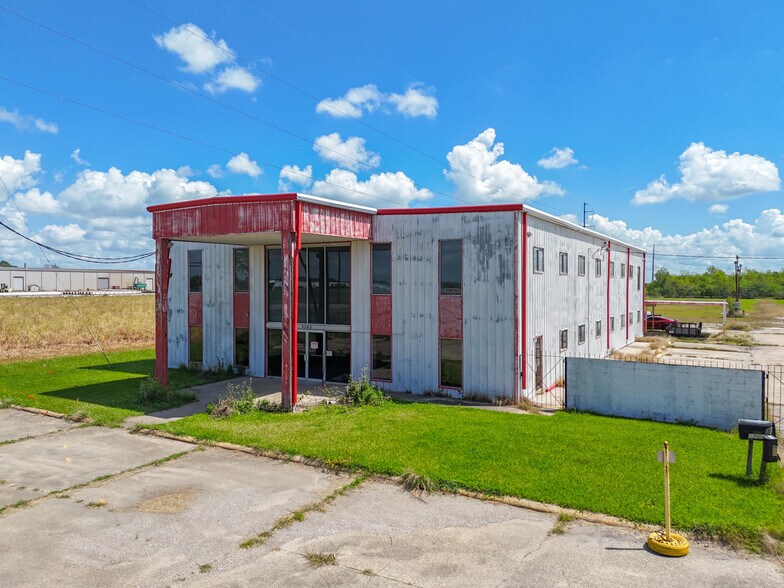 Primary Photo Of 3703 S Lewis St, New Iberia Warehouse For Sale