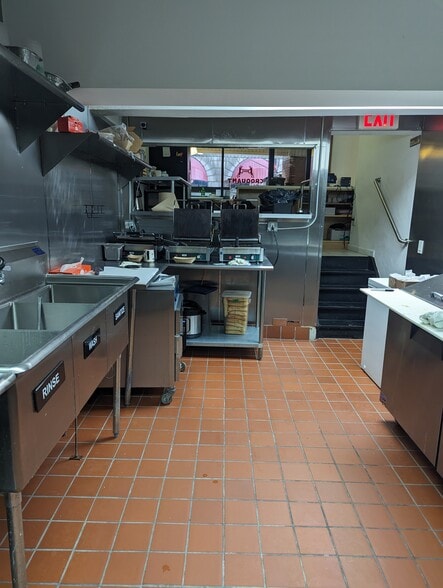 More Photos Of 88 Fulton St, New York Apartments For Lease