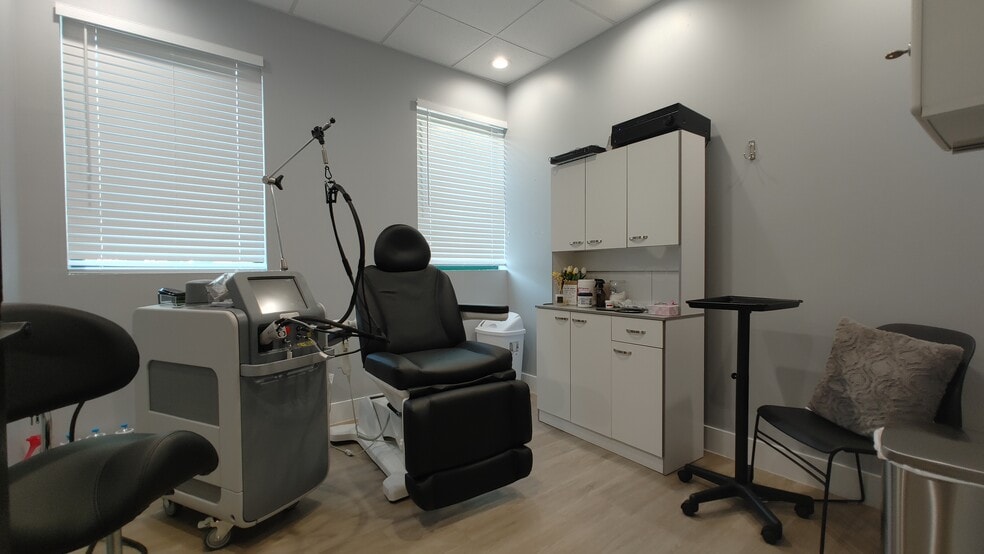 More Photos Of 12460-12468 W Atlantic Blvd, Coral Springs Medical For Lease