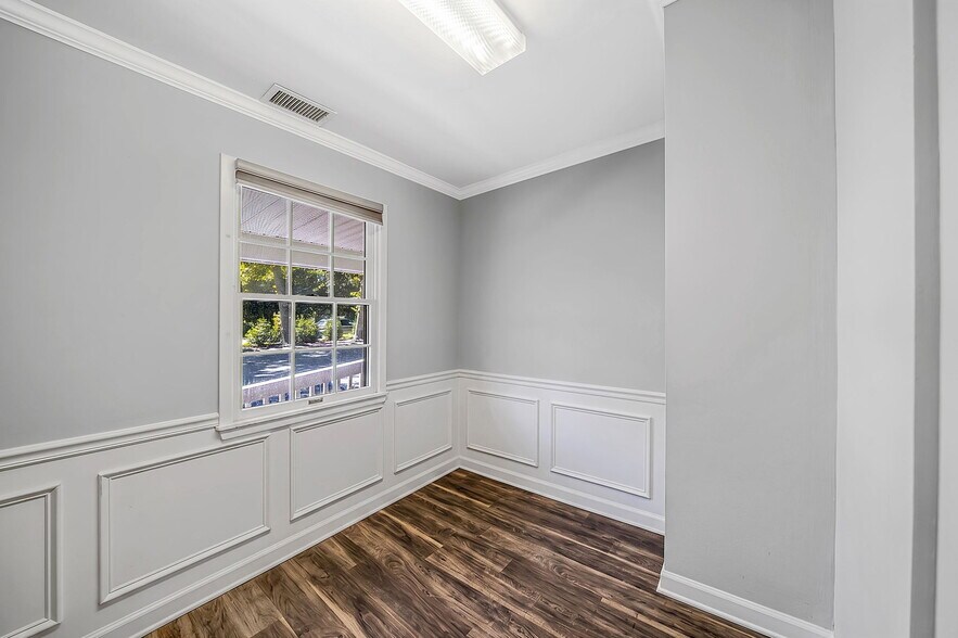 More Photos Of 41 Echo Ave, Miller Place Medical For Lease