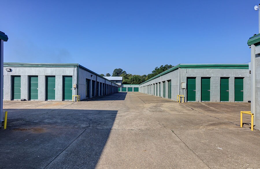 More Photos Of 1407 S Kings Hwy, Texarkana Self Storage For Lease