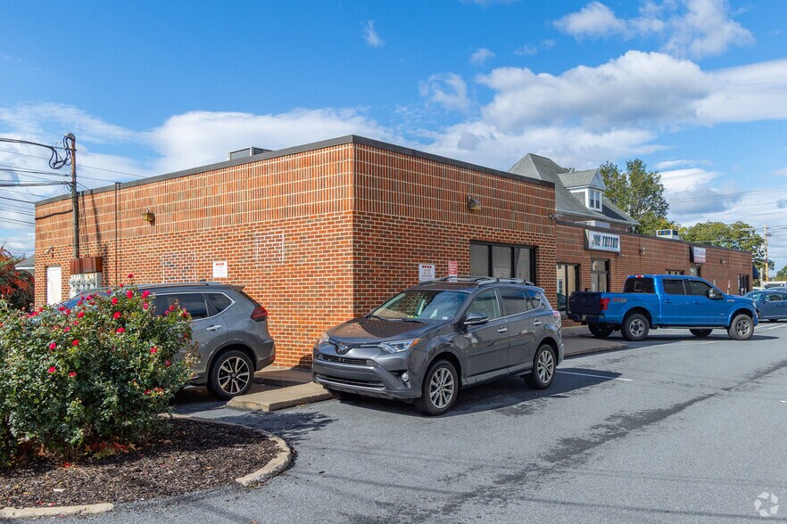 More Photos Of 28-36 W Main St, Palmyra Freestanding For Lease