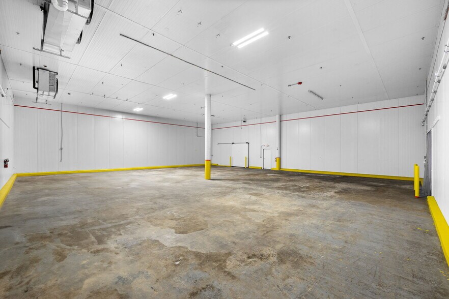 More Photos Of 6960 NW 25th St, Miami Refrigeration Cold Storage For Lease
