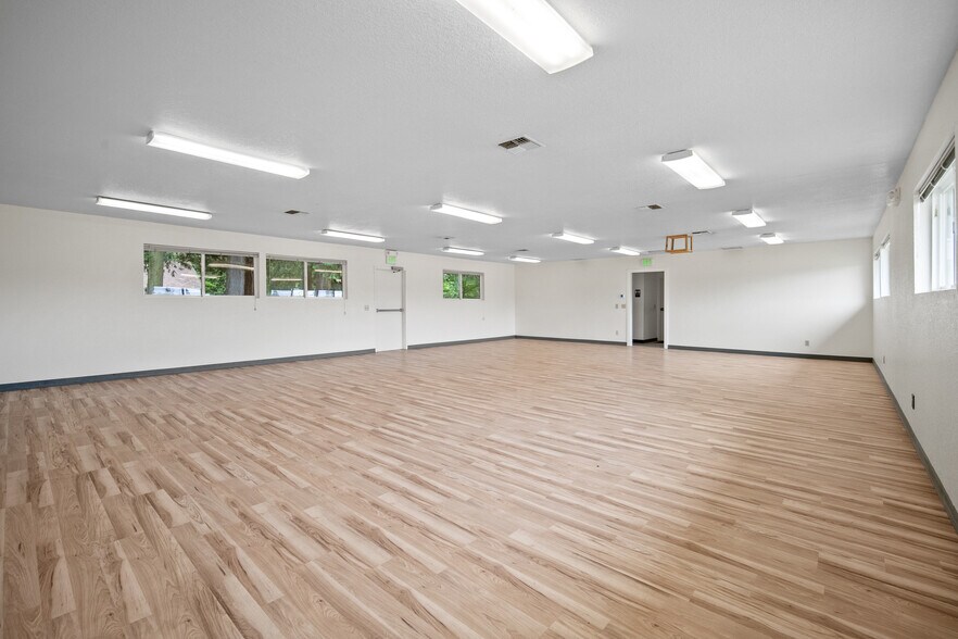 More Photos Of 5942 Portal Way, Ferndale Loft Creative Space For Lease