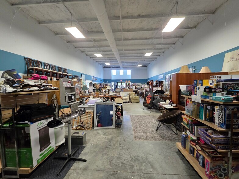 More Photos Of 4371 Bluffton Parkway, Bluffton Storefront Retail Office For Lease