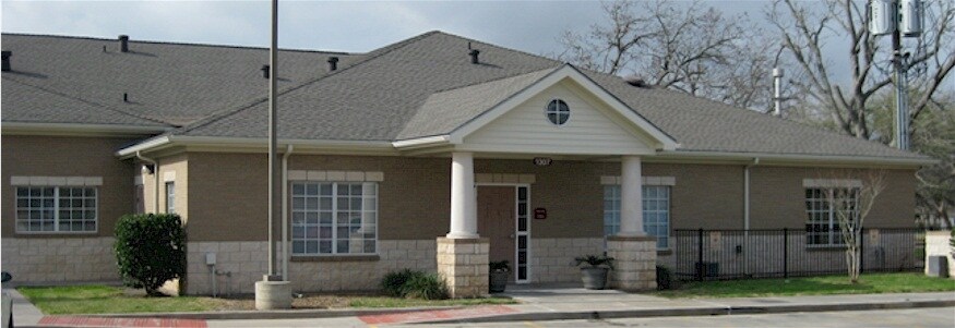 More Photos Of 2112 Regional Medical Dr, Wharton Medical For Lease