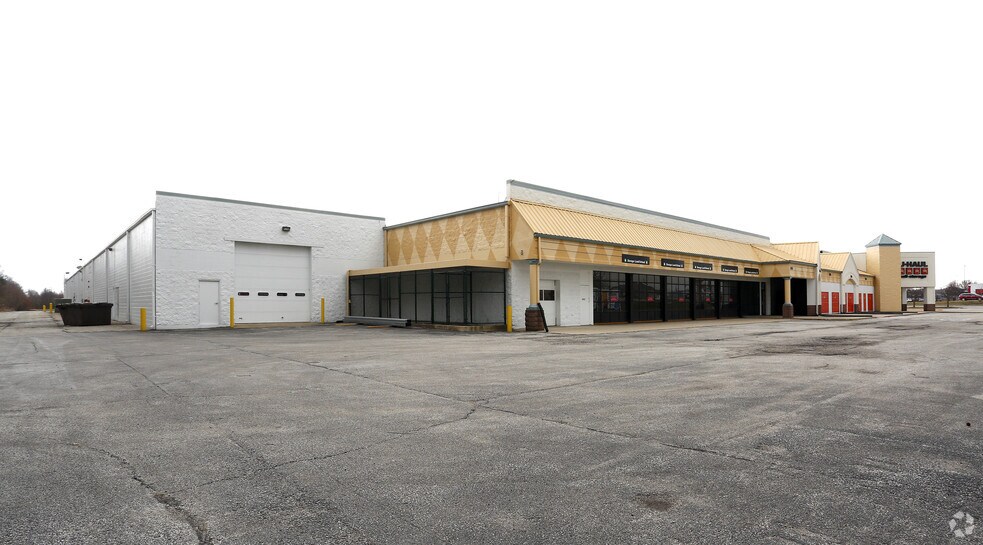 More Photos Of 3861 South St, Lafayette Self Storage For Lease