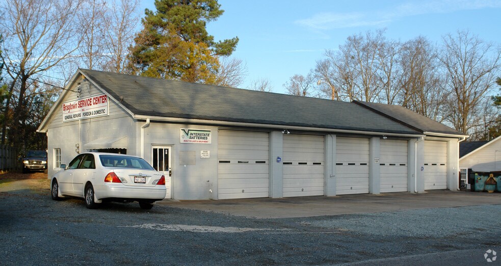 More Photos Of 103 E Rockway St, Durham Auto Repair For Lease