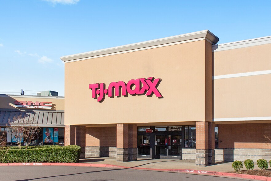 More Photos Of 3093 E Main St, Russellville Unknown For Lease