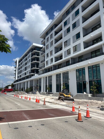 More Photos Of 2233 Hollywood Blvd, Hollywood Apartments For Lease