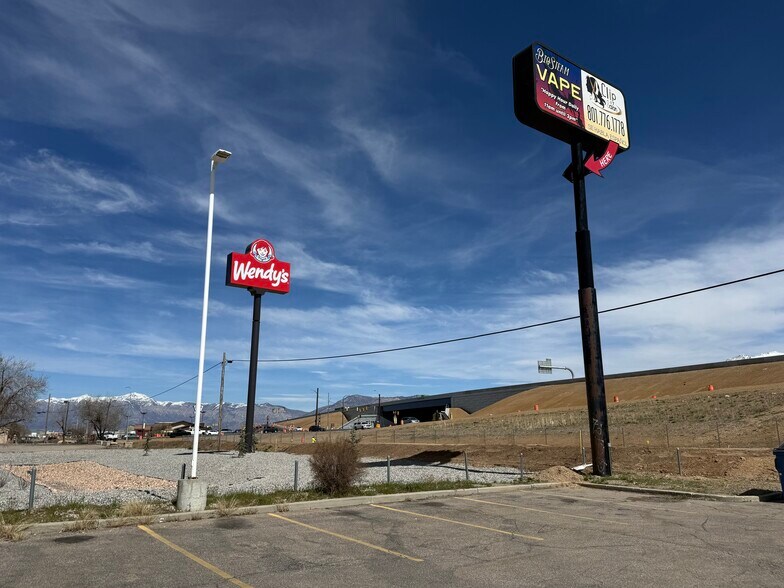 More Photos Of 5676 S 1900 W, Roy General Retail For Lease