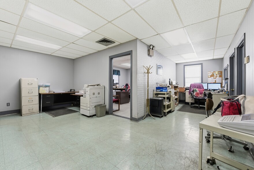 More Photos Of 330 Fuller Rd, Chicopee Distribution For Sale